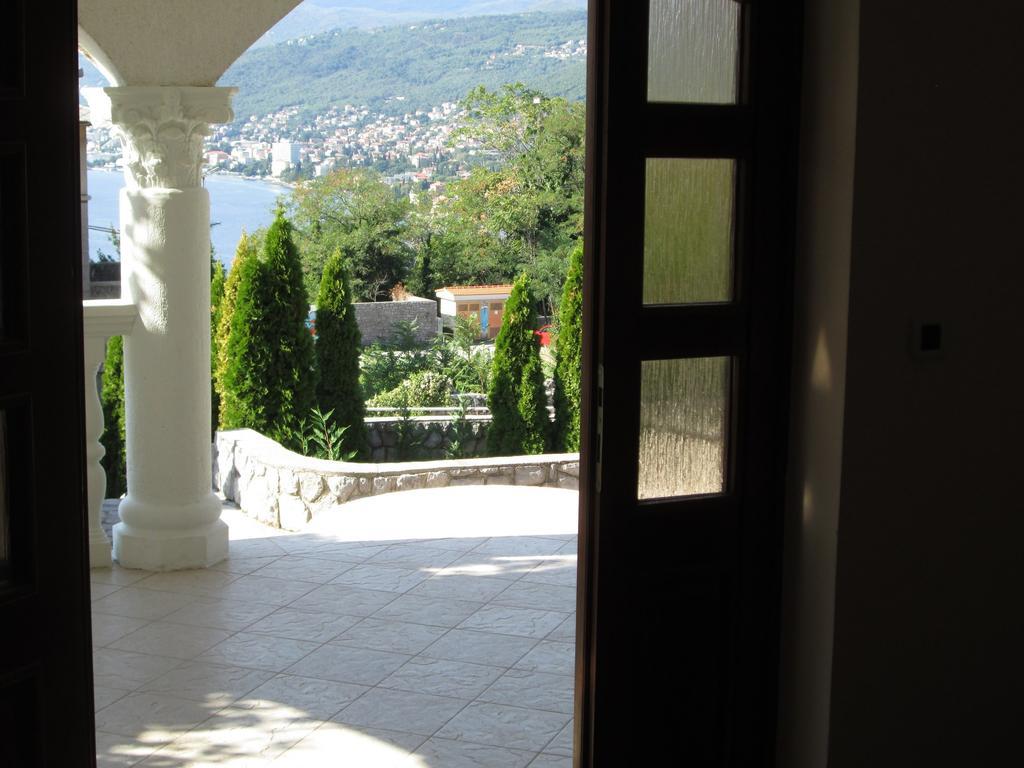 Apartments Villa Sandra Опатия Стая снимка