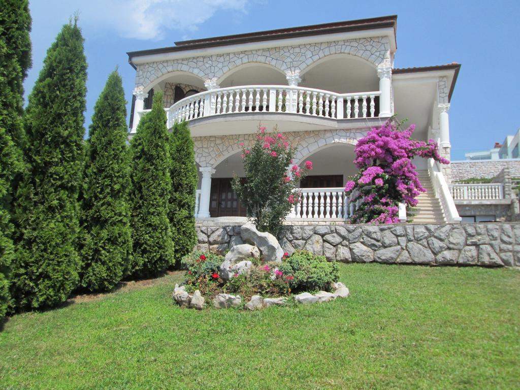Apartments Villa Sandra Опатия Екстериор снимка
