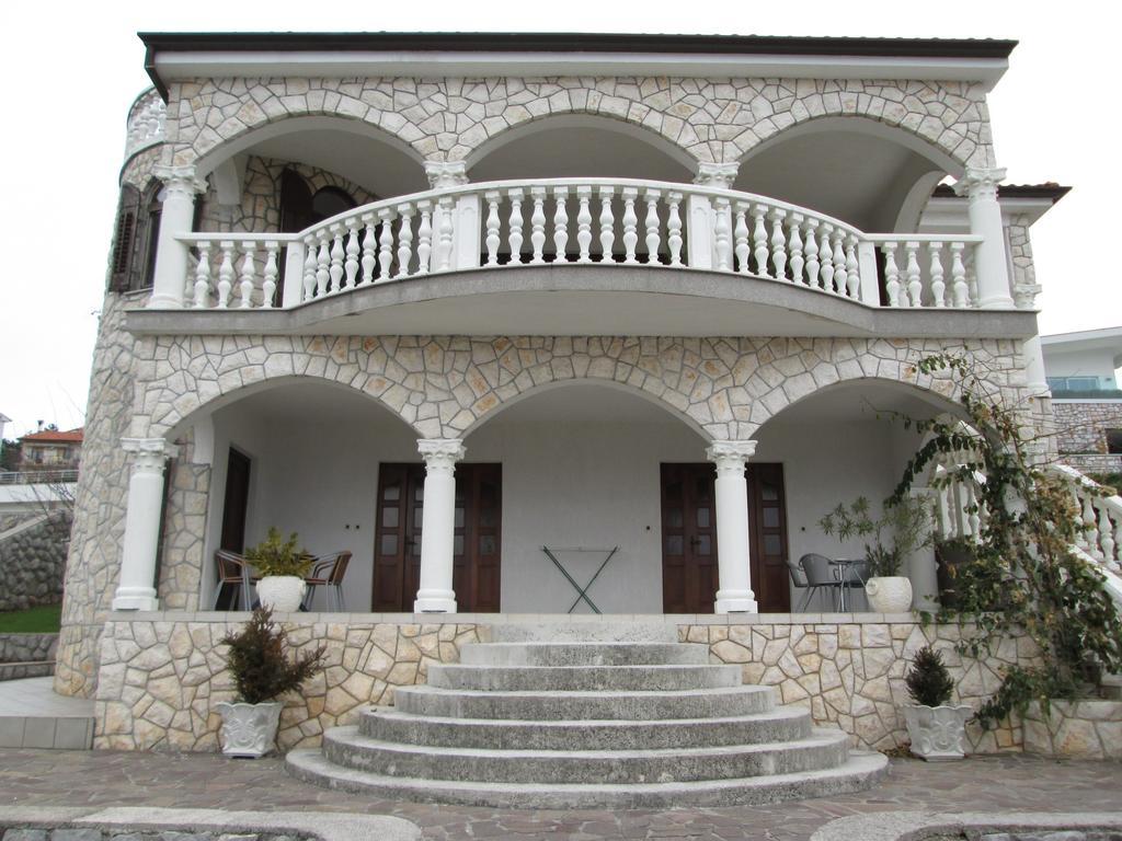 Apartments Villa Sandra Опатия Екстериор снимка