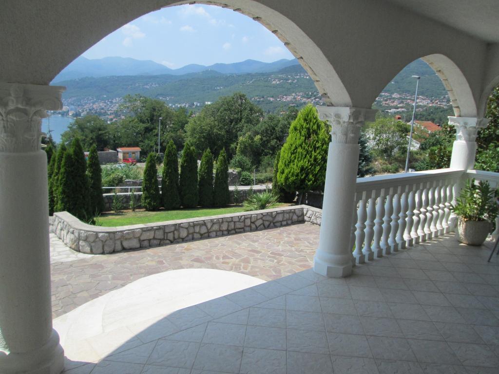 Apartments Villa Sandra Опатия Екстериор снимка